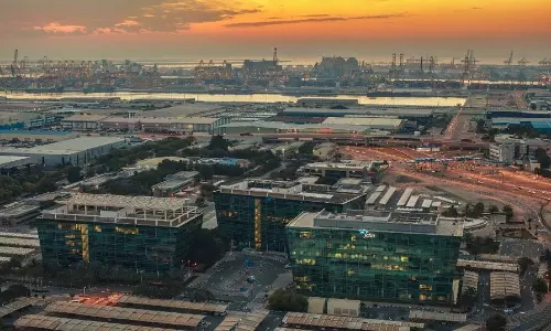 DP World, CDPQ to invest $5bn in UAE DP World, CDPQ to invest $5bn in UAE