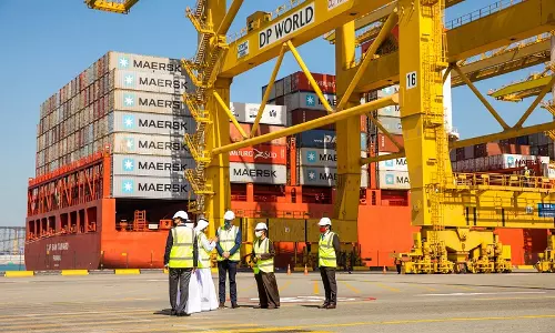 Maersk, DP World sign long-term deal Maersk, DP World sign long-term deal