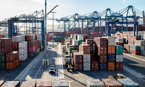 U.S. West Coast imports decline sharply in Feb U.S. West Coast imports decline sharply in Feb