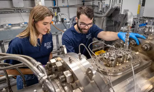 Rolls-Royce hydrogen research project sets new world industry first