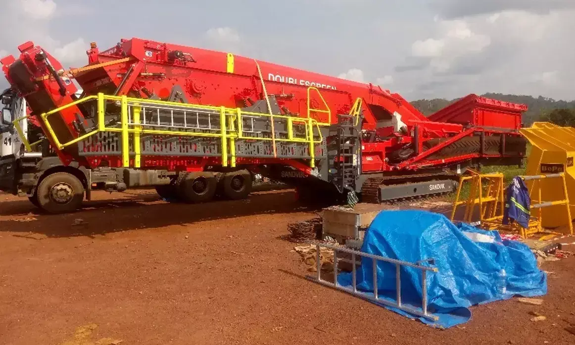 AGL Gabon moves out-of-gauge machinery for mining AGL Gabon moves out-of-gauge machinery for mining