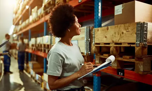 Breaking Barriers: Women in Logistics Breaking Barriers: Women in Logistics