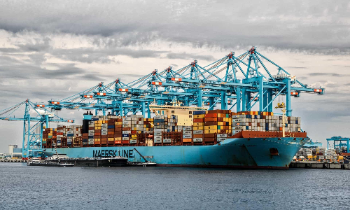 Drewry World Container Index drops 11%; Maersk to stay off Red Sea