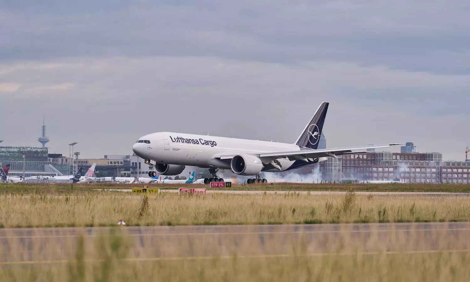 Lufthansa Cargo uses AI to process booking requests faster Lufthansa Cargo uses AI to process booking requests faster