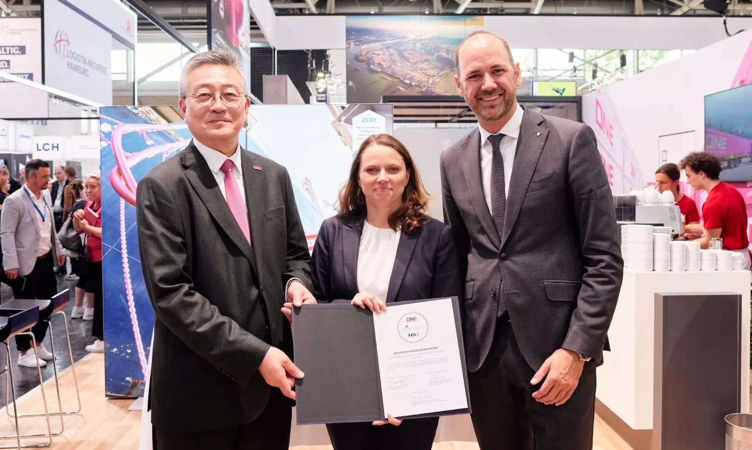 Hamburg Port Authority, ONE sign deal for shore power Hamburg Port Authority, ONE sign deal for shore power