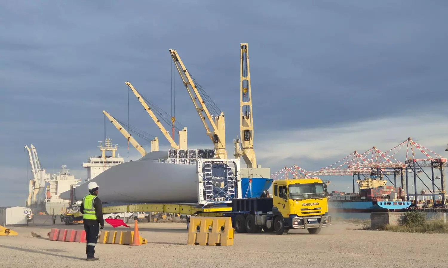 Vanguard handles wind blade offloadings at Port of Richards Bay, Coega Vanguard handles wind blade offloadings at Port of Richards Bay, Coega