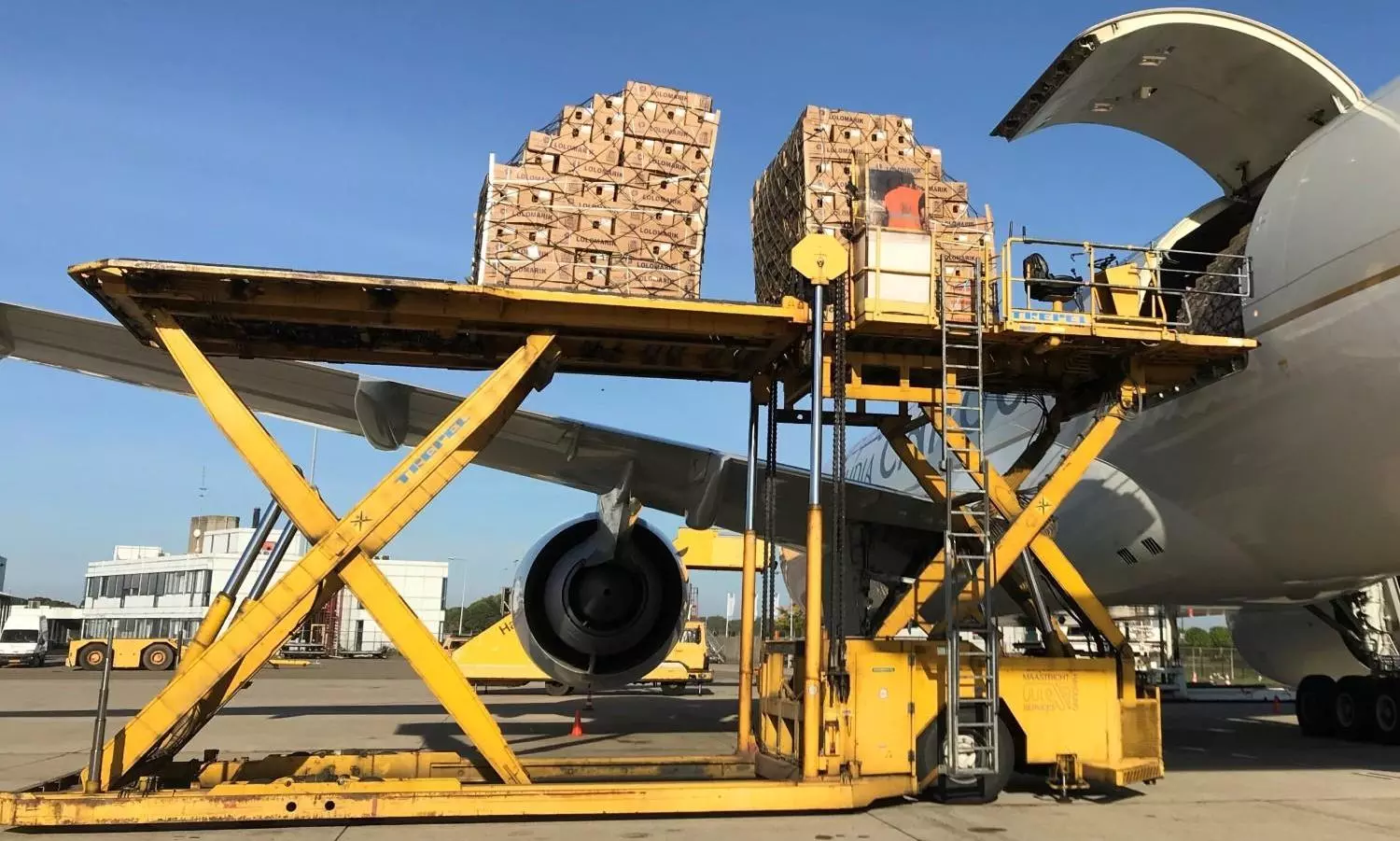 Maastricht Aachen Airport partners with FlowerWatch for perishables Maastricht Aachen Airport partners with FlowerWatch for perishables