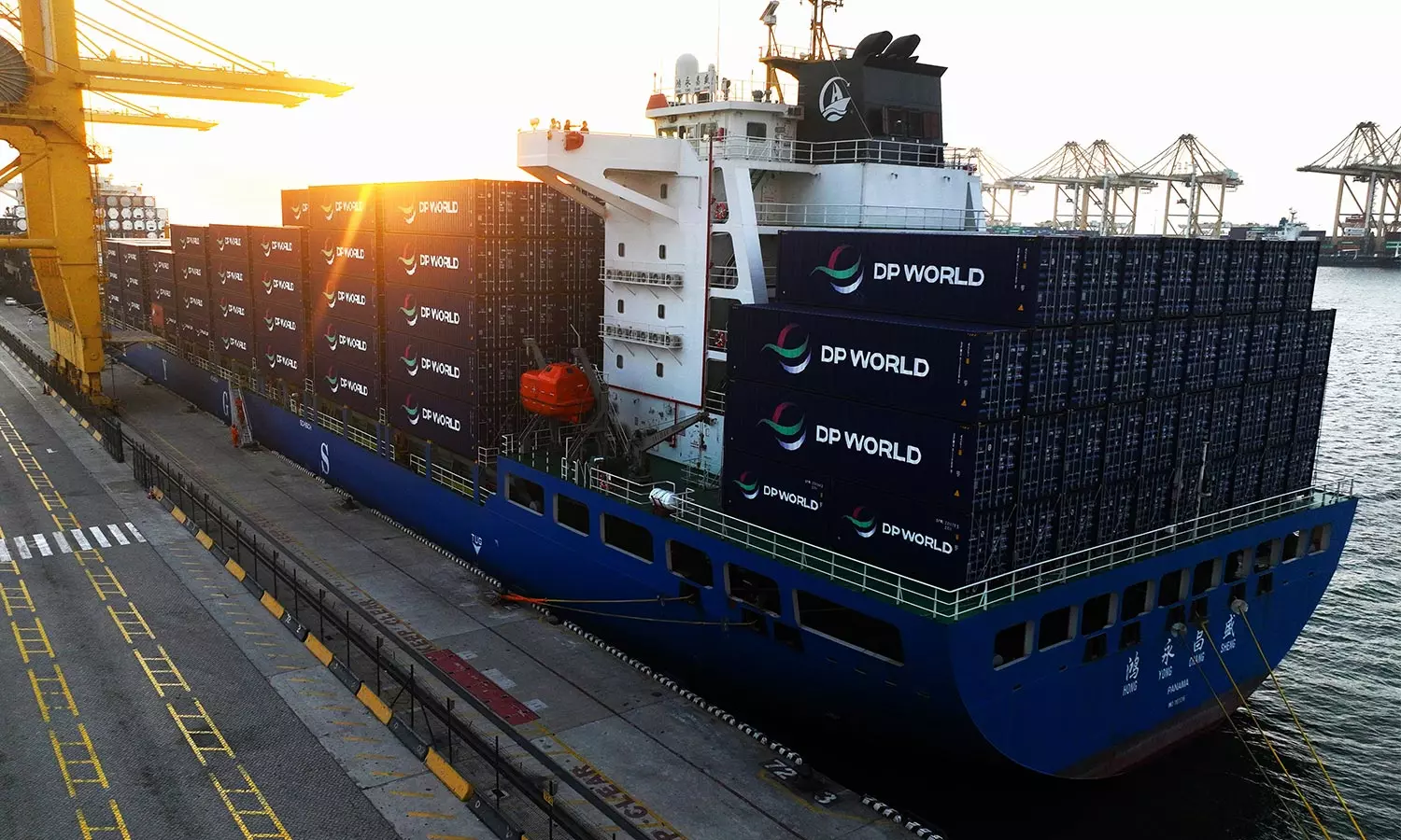 DP World integrates marine services to strengthen global offering DP World integrates marine services to strengthen global offering