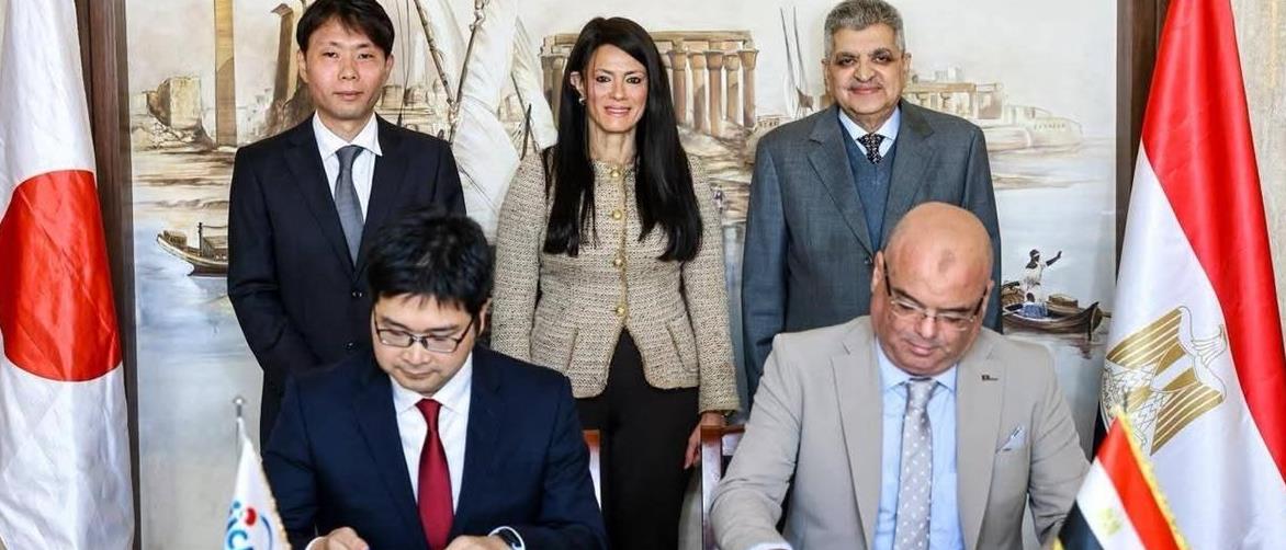 Egypt, Japan sign $22 mn deal to build Suez Canal dive support vessel