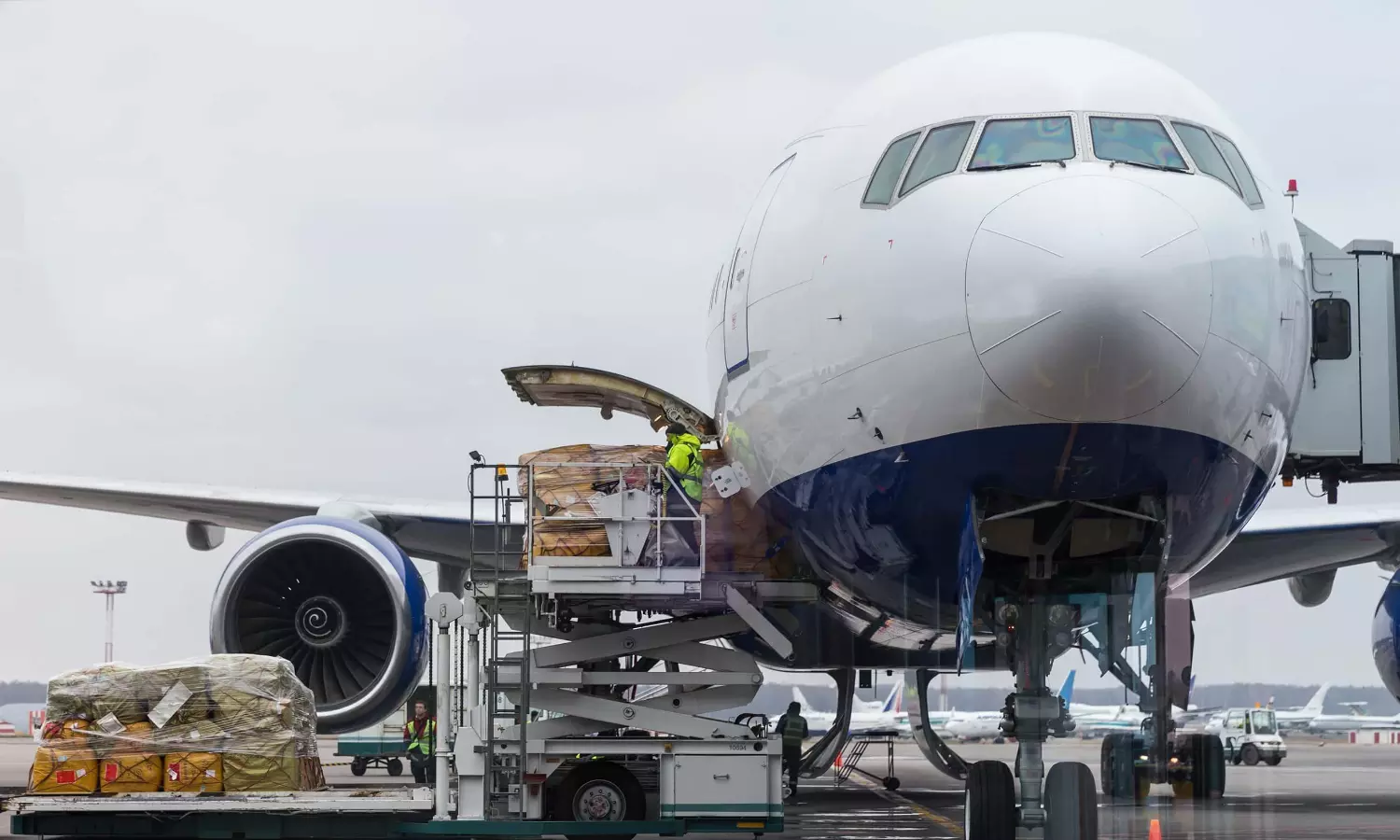 Air cargo closes 2025 strong, but e-commerce signals weaken