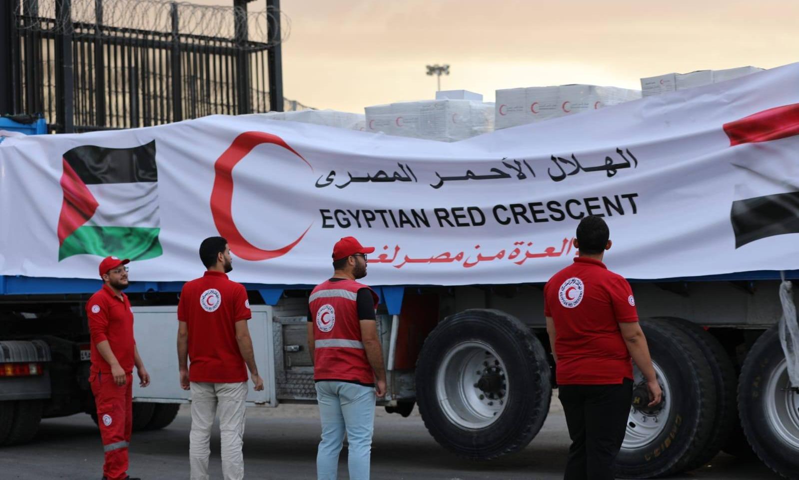 Egypt sends 6,185 tonnes of aid to Gaza in 127th relief convoy
