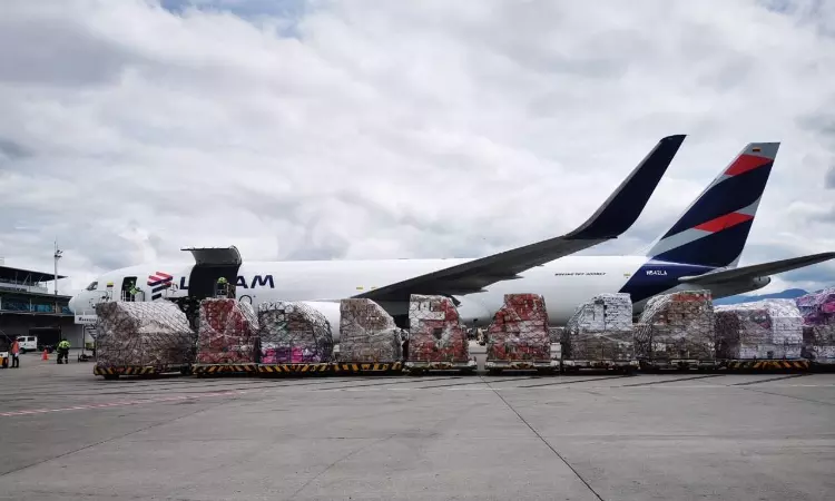 Roses at 35,000 feet: The Valentine’s cargo rush