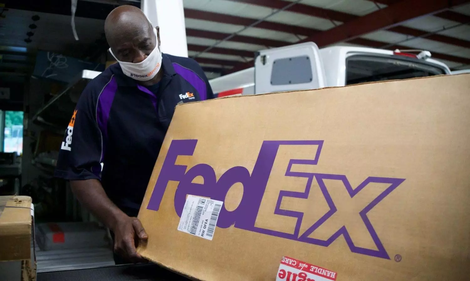 FedEx posts strong Q3 FY26 results, raises full-year outlook FedEx posts strong Q3 FY26 results, raises full-year outlook