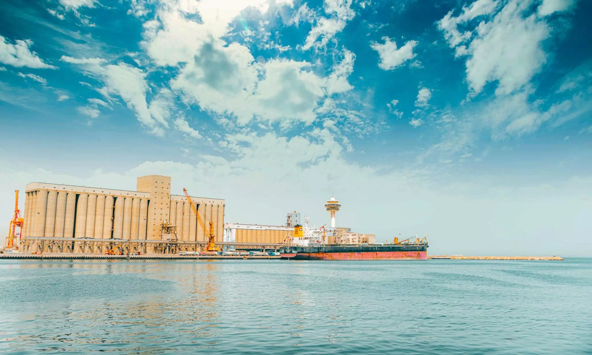 Saudi ports expand Bahrain link, add routes to secure trade flows