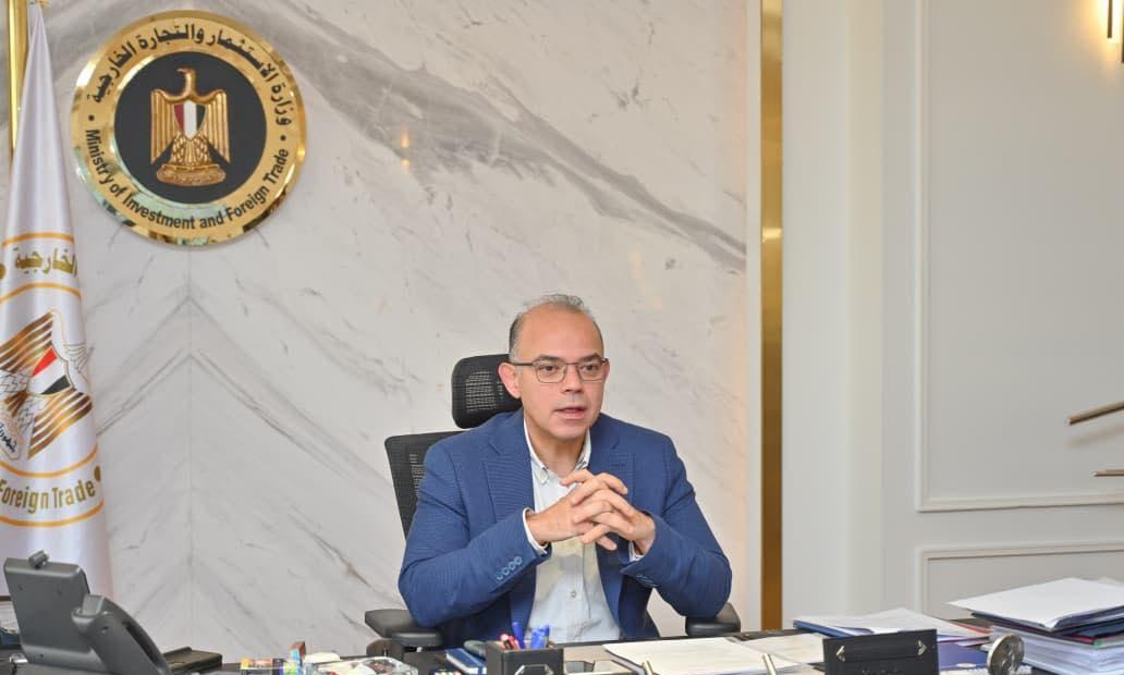 Egypt’s investment minister urges expanding manufacturing for export