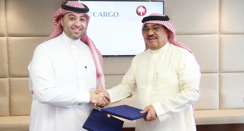 Saudia Cargo CEO Omar Hariri and SCOT director general Dr. Faisal Shaheen at Saudia Cargo’s Jeddah office during the signing ceremony