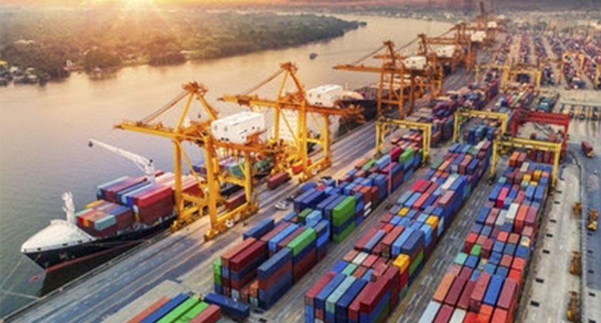 TradeLens currently has 100 participants on its platform, giving real-time ownership rights and permissioned access to shipping data while also committing to ensure privacy and confidentiality. TradeLens currently has 100 participants on its platform, giving real-time ownership rights and permissioned access to shipping data while also committing to ensure privacy and confidentiality.