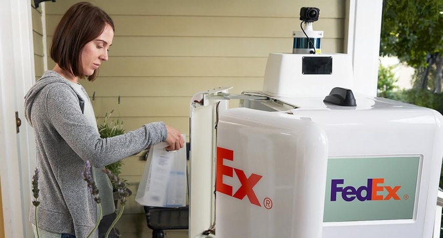 Roxo is the result of Smith’s request to Kamen to design “the world’s best last-mile pedestrian-friendly delivery device”, a couple of years ago. Roxo is the result of Smith’s request to Kamen to design “the world’s best last-mile pedestrian-friendly delivery device”, a couple of years ago.