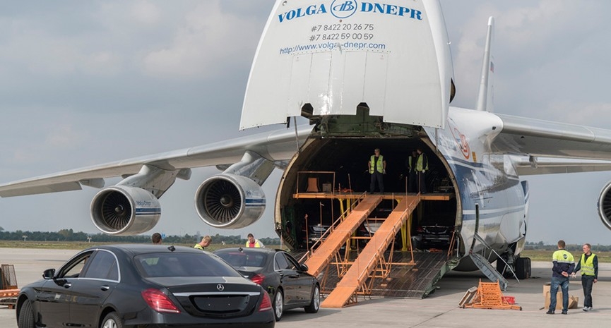 volgadnepr-delivers-30-mercedes-to-angola-for-new-presidents-inauguration-ceremony-aviation.jpg